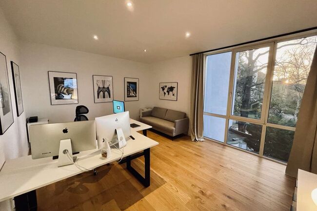Arbeitszimmer
